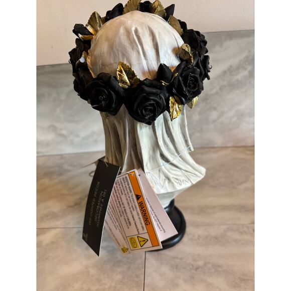 Christian LaCroix Skeleton Veiled Bride Bust Lady Veil Light Up Wreath Halloween - Picture 4 of 7